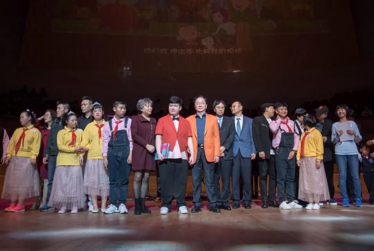音乐双子星，点亮冬日激情！——人生就是博未来艺术家刘明康爱心公益音乐沙龙