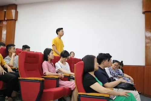 人生就是博艺术家石叔诚与特邀艺术家顾平受邀于成都大学东盟艺术学院、音乐与舞蹈学院艺术实践周开展公开课