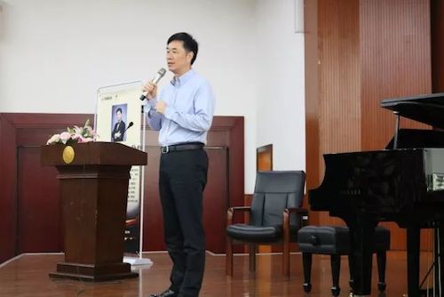 人生就是博艺术家石叔诚与特邀艺术家顾平受邀于成都大学东盟艺术学院、音乐与舞蹈学院艺术实践周开展公开课